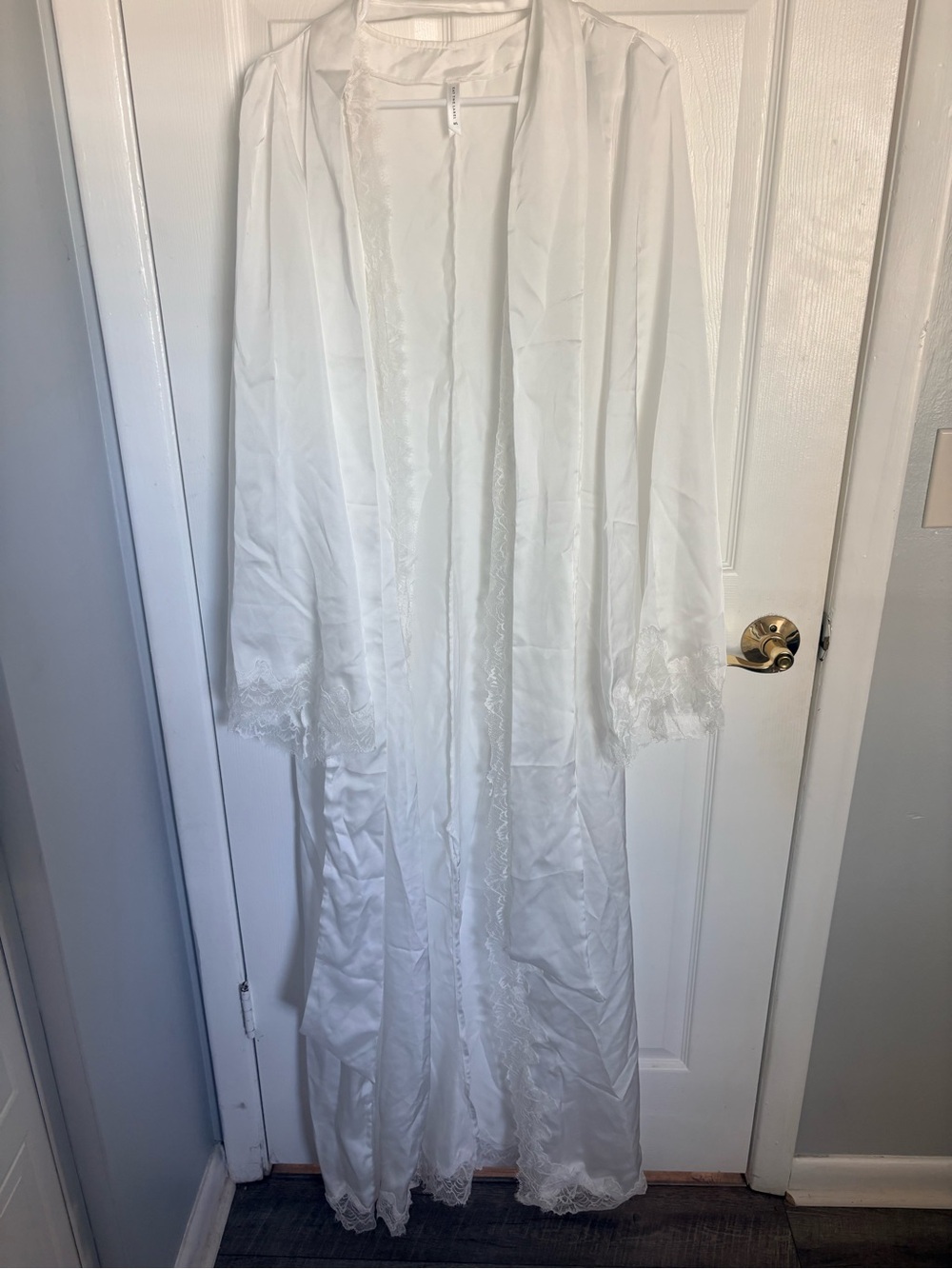 Bridal White Lace-Trim Satin Robe for Women - Kat The Label